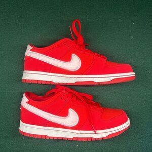 Nike Dunk Low “Valentine’s Day” Red Heart Sneakers Women’s Size 7
